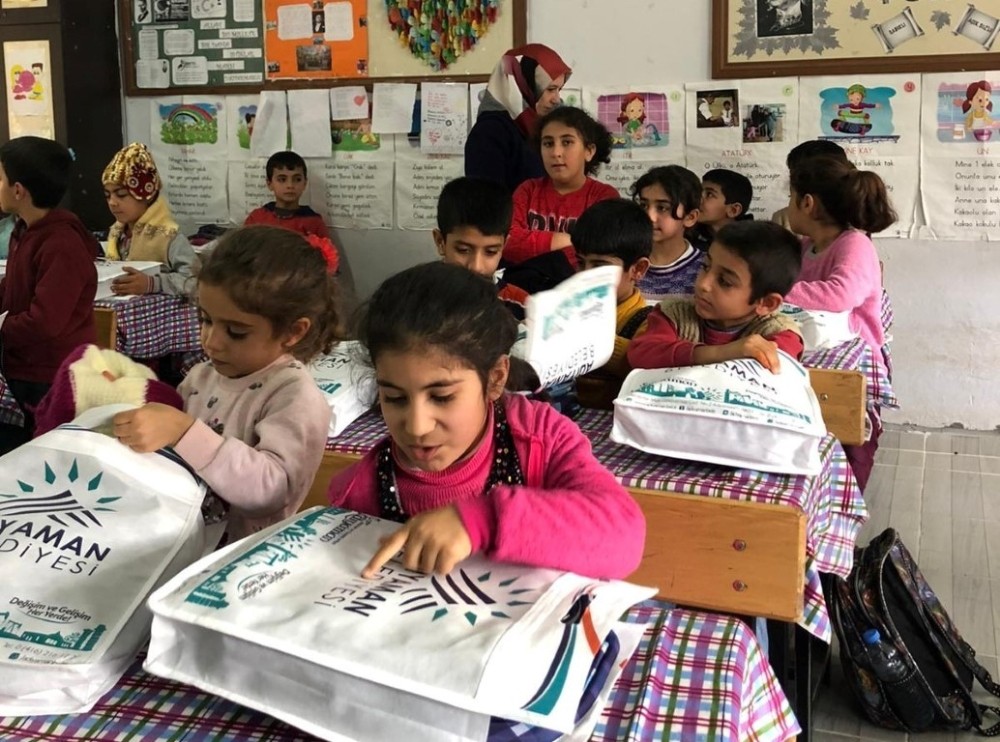 Adıyaman Belediyesinden köy okuluna hediye 