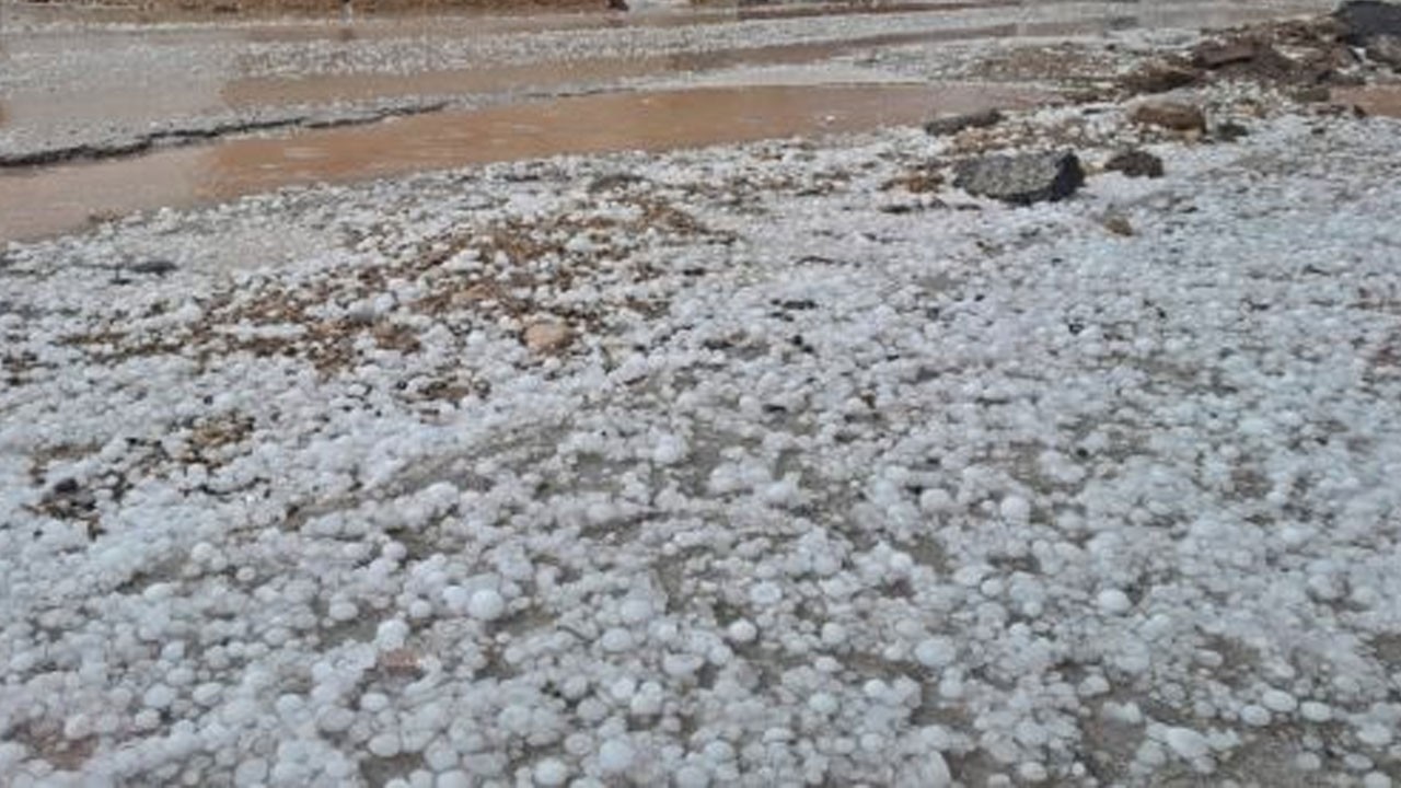 Adıyaman’a dolu yağdı