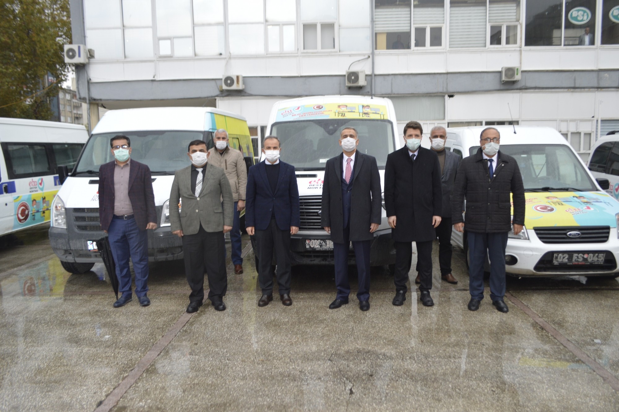 Adıyaman’da 27 EBA mobil aracı öğrencilerin yanında