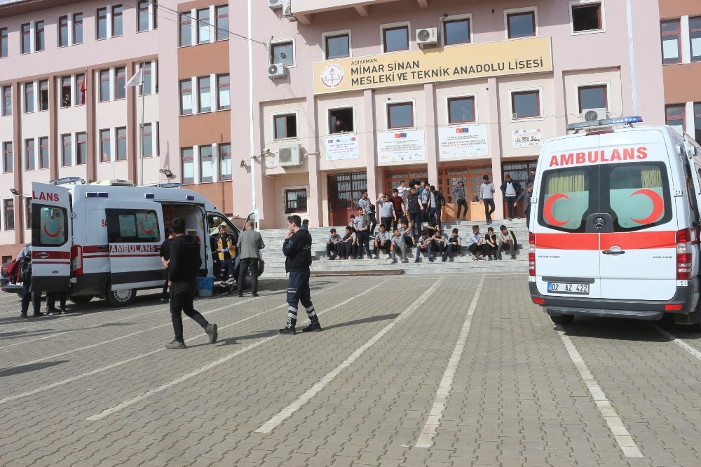 Adıyaman’da 40 öğrenci zehirlendi 