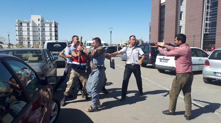 Adıyaman’da acılarını unutup birbirlerine girdiler!