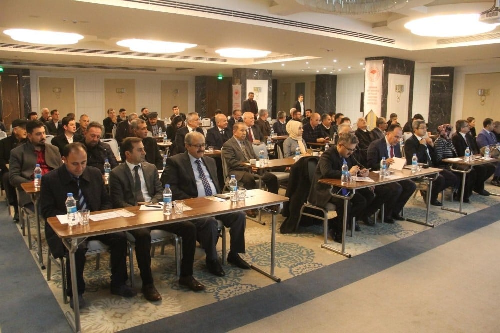 Adıyaman’da badem üreticilerine eğitim verildi 