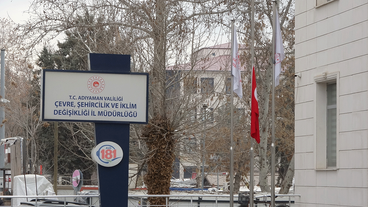 Adıyaman'da bayraklar yarıya indirildi! Kartalkaya’daki yangın faciası için milli yas ilan edildi