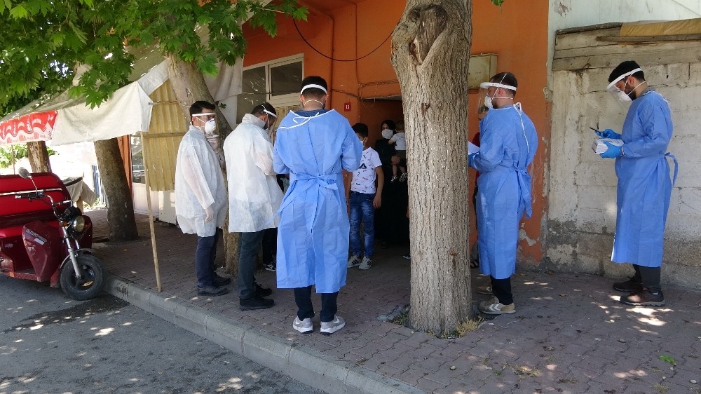 Adıyaman’da binalar ve sokaklar karantina altına alındı 