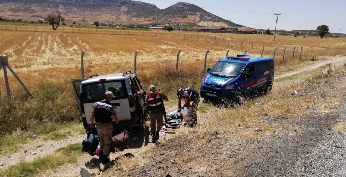 Adıyaman’da hafif ticari araç takla attı: 8 yaralı