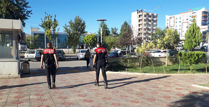 Adıyaman'da hastane bahçesinde şüpheli paket alarmı