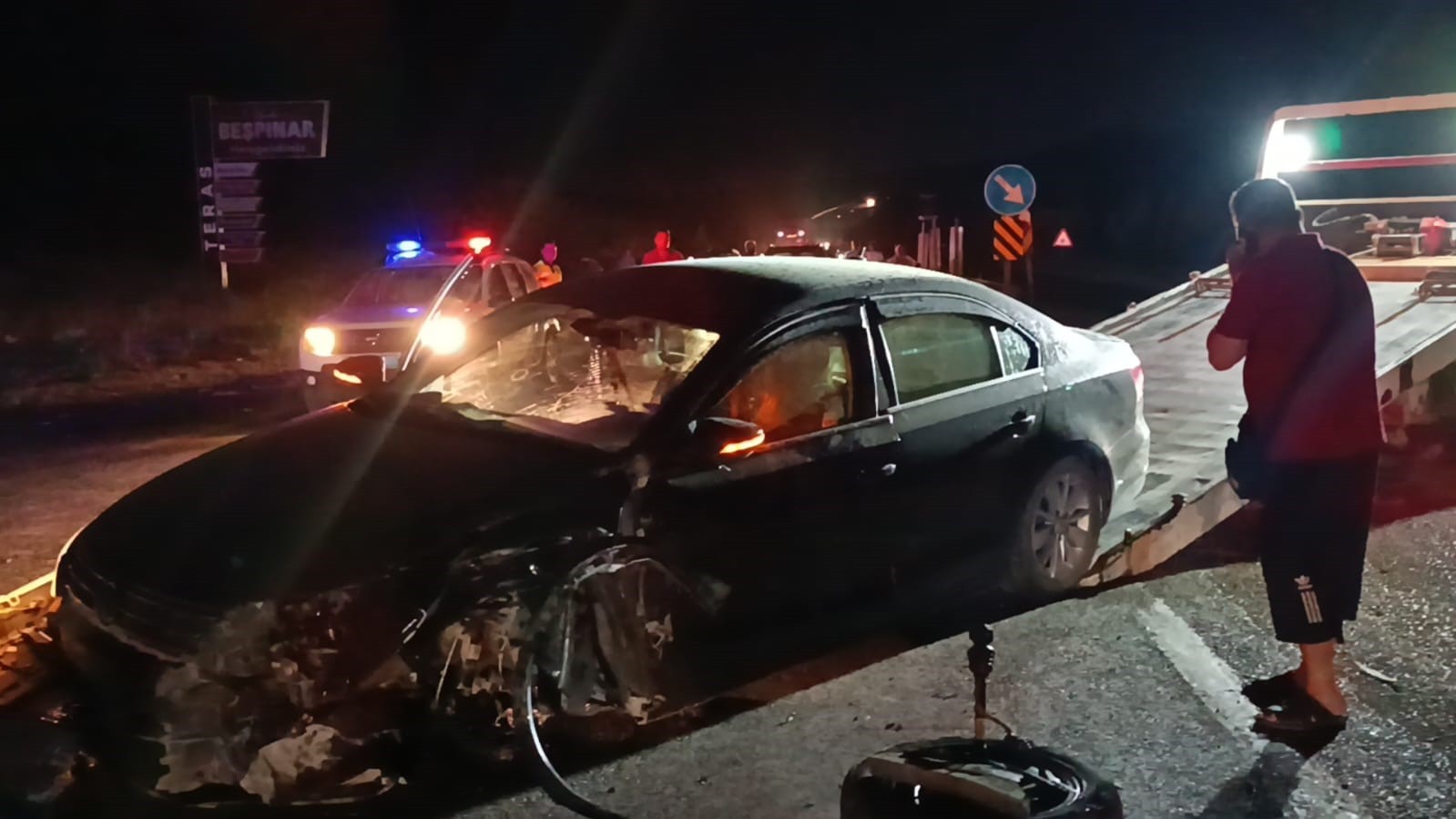 Adıyaman’da iki otomobil çarpıştı