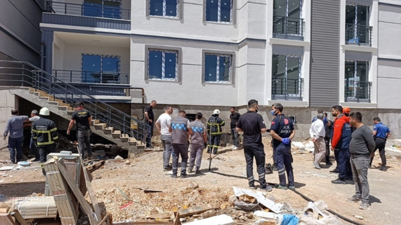 Adıyaman’da inşaatta doğalgaz hattı alev aldı