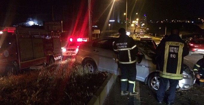 Adıyaman'da kontrolünü kaybeden otomobil refüje çıktı: 1 ölü