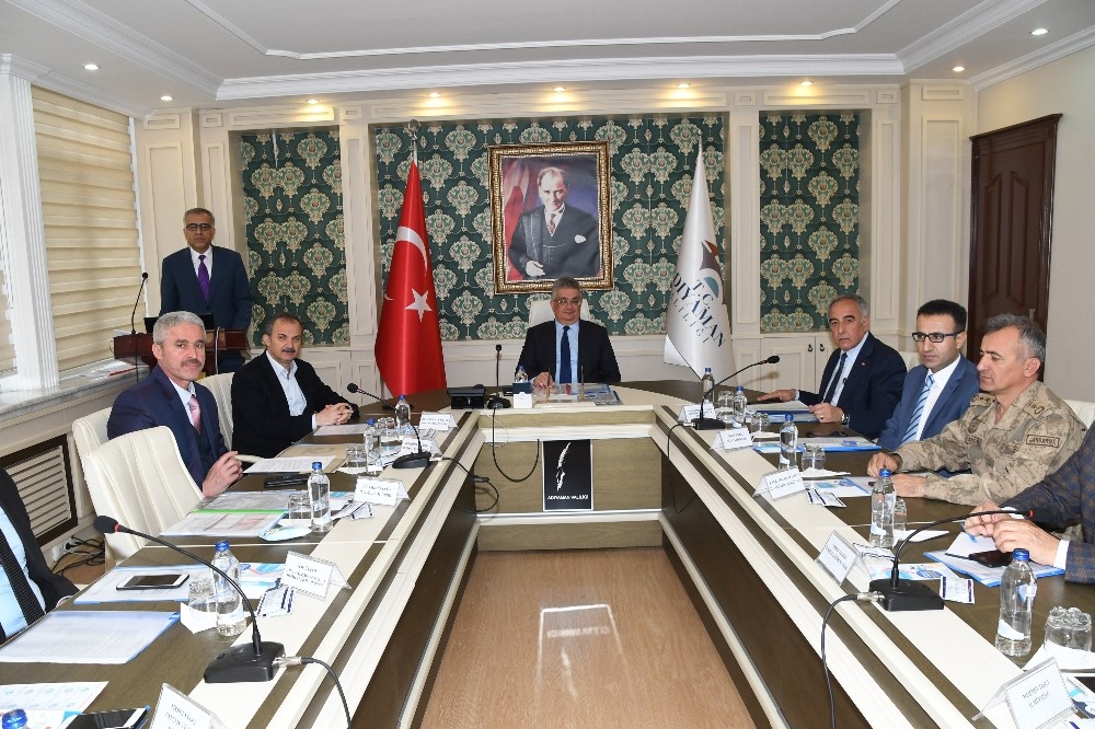 Adıyaman’da Korona virüs tedbirleri toplantısı yapıldı 