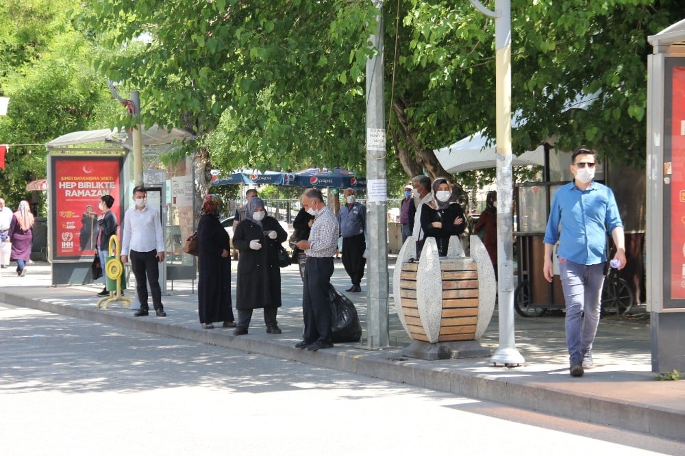 Adıyaman’da maske uygulaması başladı 