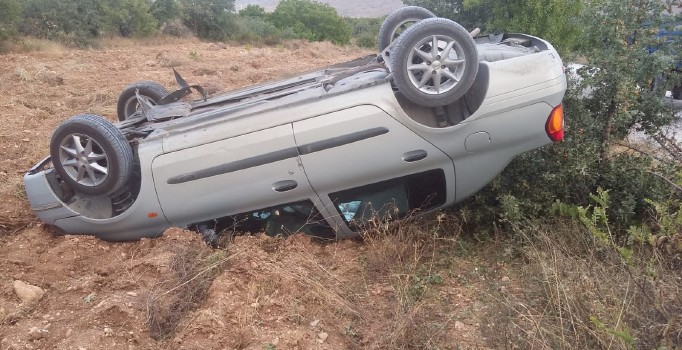 Adıyaman'da mıcırlı yolda kaza: 4 kişi yaralandı
