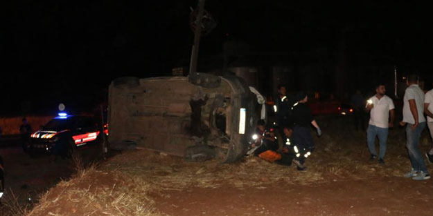 Adıyaman'da minibüsün şarampole devrildiği kazada 1 kişi öldü, 4 kişi yaralandı