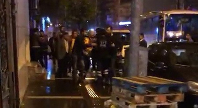 Adıyaman'da olaya giden ambulansın yolunu kesip ekibe saldırdı