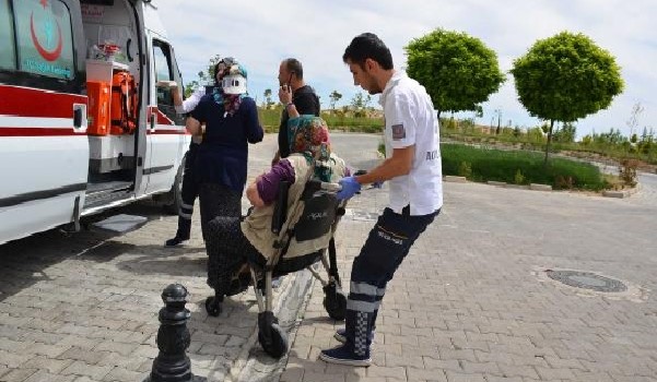 Adıyaman'da otomobil ile minibüs çarpıştı: 6 kişi yaralandı
