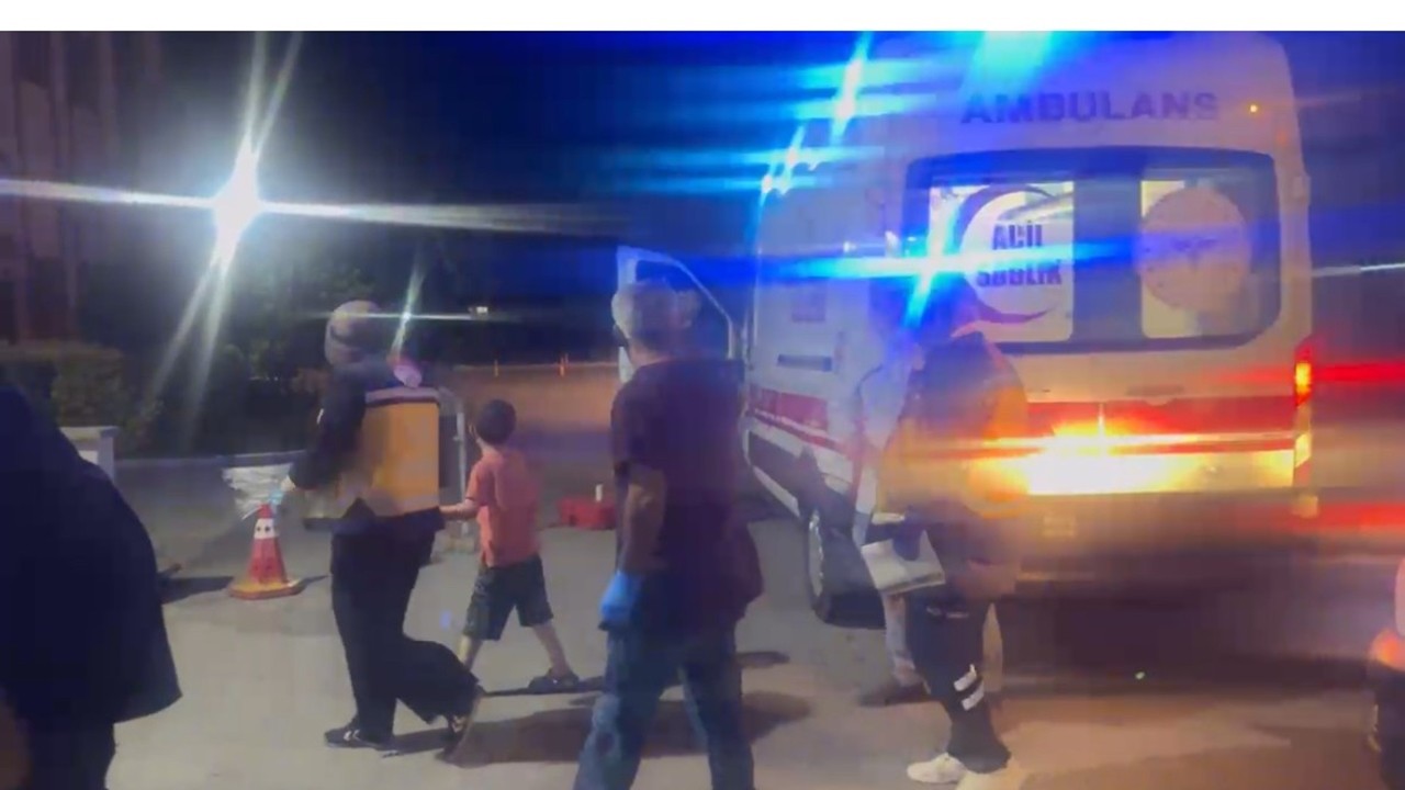 Adıyaman’da otomobil şarampole yuvarlandı: 4 yaralı