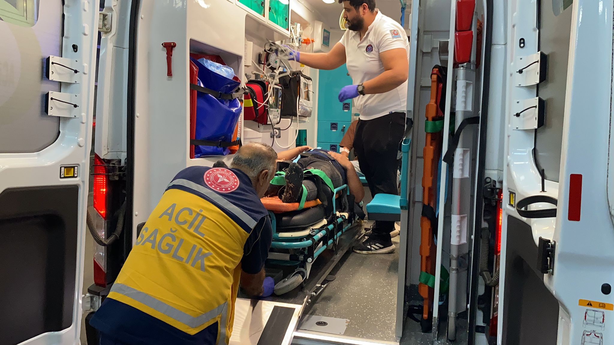 Adıyaman’da takla atan otomobil şarampole yuvarlandı! 4 yaralı