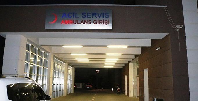 Adıyaman'da terastaki tente çöktü: 3 yaralı