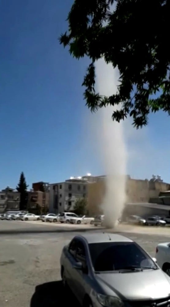 Adıyaman’da toz hortumu oluştu 