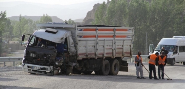 Adıyaman'da trafik kazası: 1 ölü, 4 yaralı