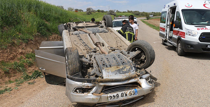 Adıyaman'ın Kahta ilçesinde otomobil takla attı: 5 yaralı