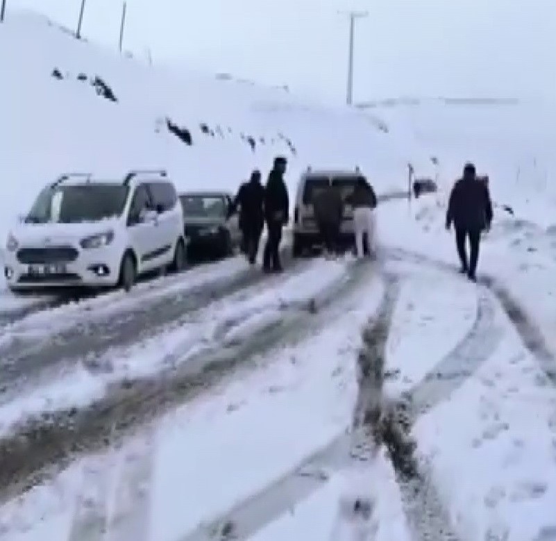 Adıyaman’ın yüksek kesimlerinde kar yağışı
