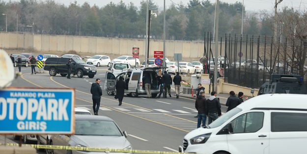 Adliye binası yakınında şüpheli araç alarmı