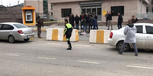 Adliyeden çıkarılan zanlıya papalı saldırı