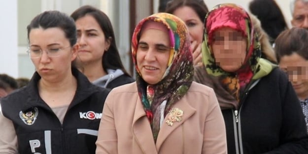 Adliyeye gülerek giren FETÖ ‘ablası’ bakın ne halde çıktı