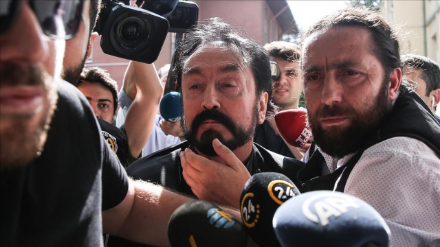 Adnan Oktar ile grup üyeleri arasındaki iletişim koparıldı