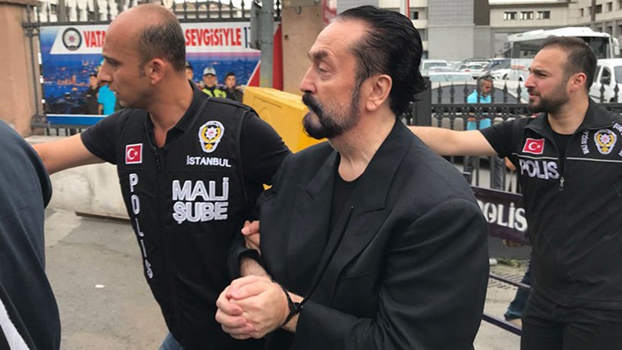 Adnan Oktar'a bir şok daha! Yakalandı