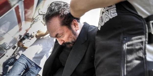 Adnan Oktar'ın adliye köstebeği yakalandı