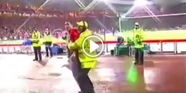 Adriano'yu taraftar sanıp yakalayan polis