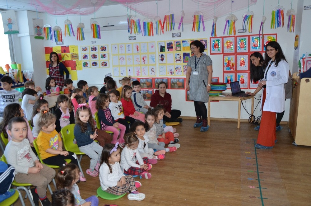 ADÜ Hastanesi çocuklar kişisel bakım ve hijyen konularında bilgilendiriliyor 