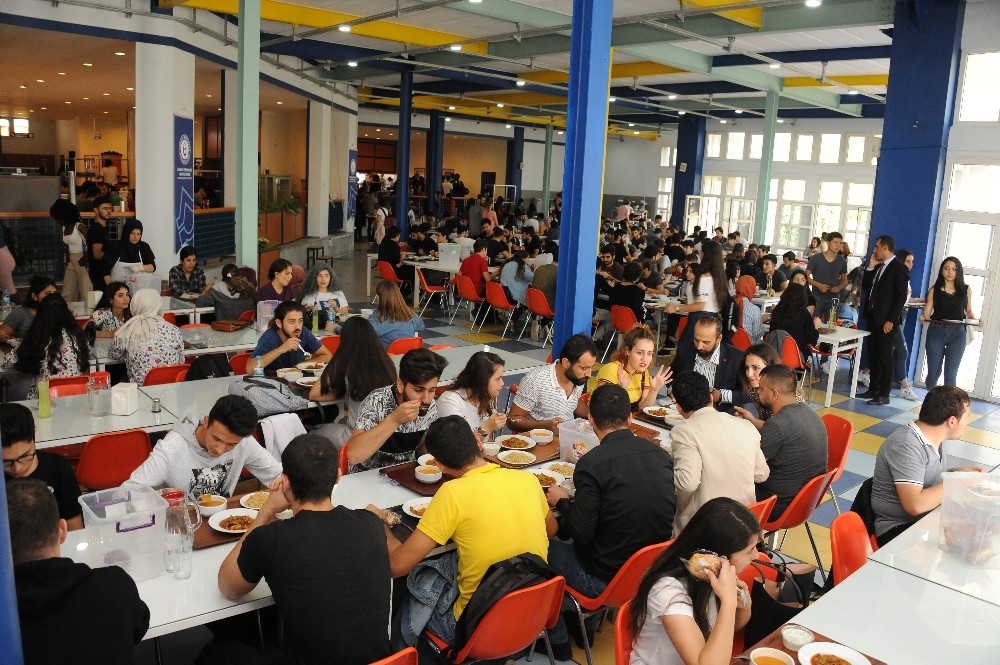 ADÜ’de ’Askıda Yemek’ ile bir ayda 1500 öğrenci yemek yedi 