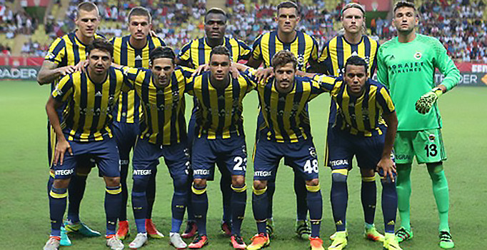 Advocaat Fenerbahçe'nin taktik sistemini değiştiriyor