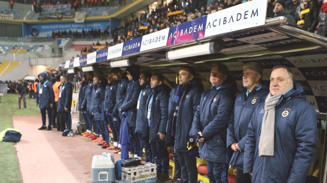 Advocaat istifanın eşiğinde