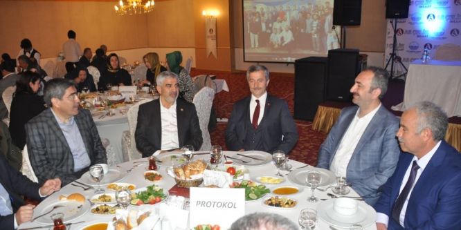 Gaziantep’te referandum ve başkanlık konferansı