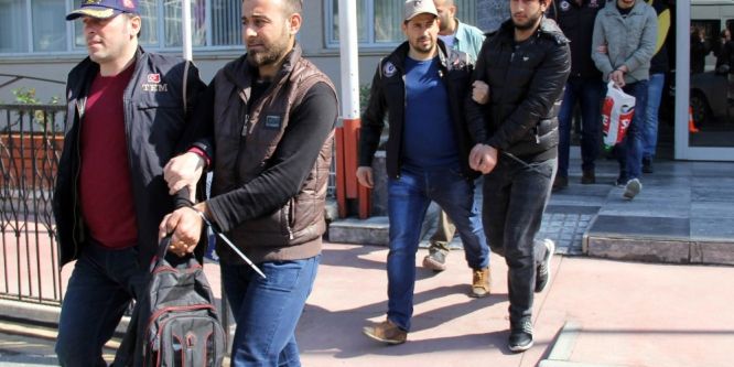 DEAŞ’tan gözaltına alınan 6 Iraklı adliyede