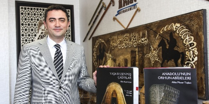 Ahlat’a iki önemli eser