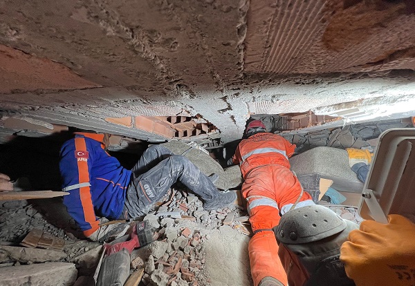 AFAD personeli o anları anlattı! Enkazlarda arkeologlar gibi çalıştılar