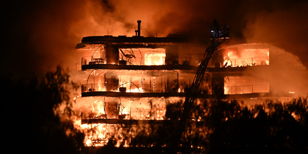 AFAD'dan İzmir Folkart Sitesi'ndeki yangına ilişkin açıklama