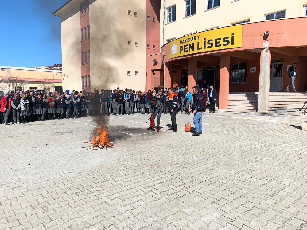 AFAD’tan öğrencilere deprem ve yangın eğitimi 