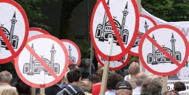 Alman AfD Partisi: Sünnet, ezan ve minareler yasaklansın