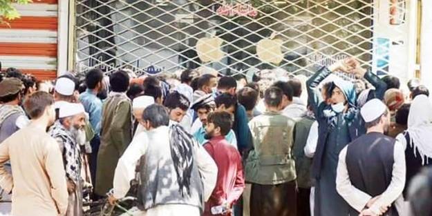 Afgan bankaları çöküşün eşiğinde