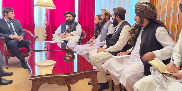 Afganistan İslam Emirliği Dışişleri Bakanı, Putin'in özel temsilcisi ile görüştü