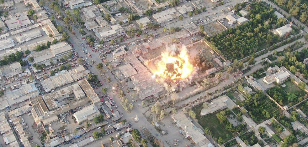 Afganistan: Taliban'dan askeri üsse bombalı araç saldırısı