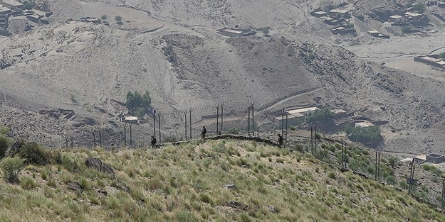 Afganistan tarafından açılan ateş sonucu 3 Pakistan askeri öldü