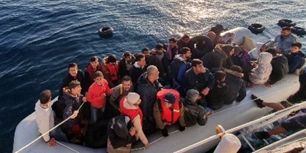 Afganistan ve Suriye uyruklu onlarca düzensiz göçmen yakalandı