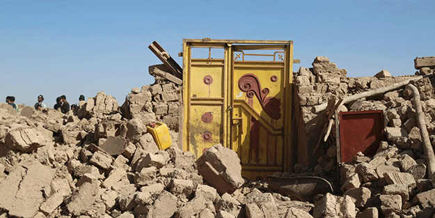 Afganistan'da art arda yeni depremler